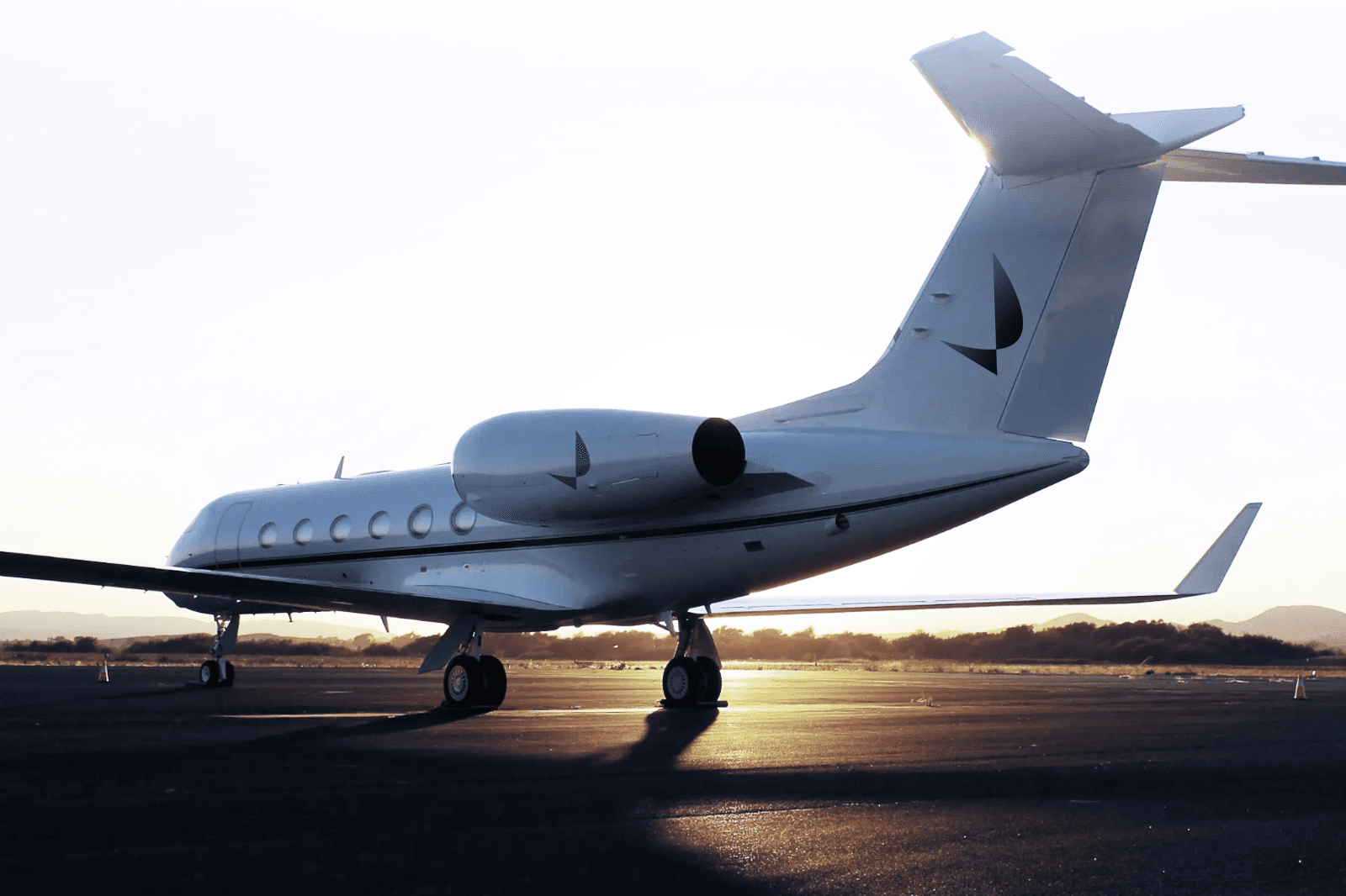 Private Jet vs Business Class: Which Is Better for Executive Travel?